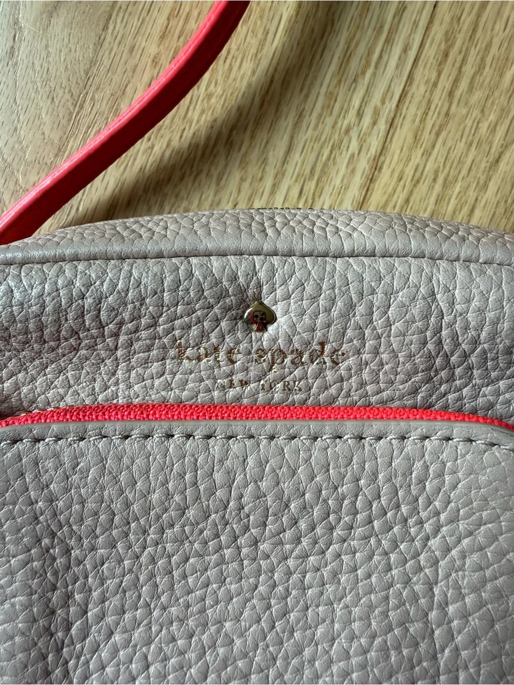 kate spade compact pebbled